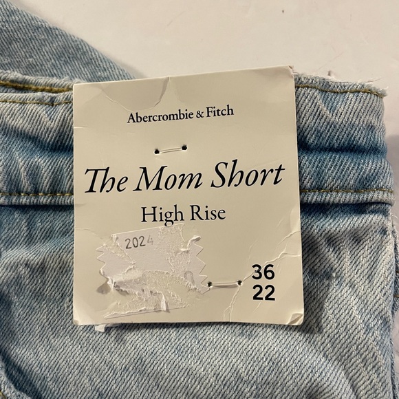 Abercrombie And Fitch The Mom Short High Rise NWT - Picture 5 of 9